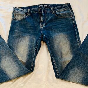 LIGHT & DARK BLUE WASH VARIATION SKINNY JEANS